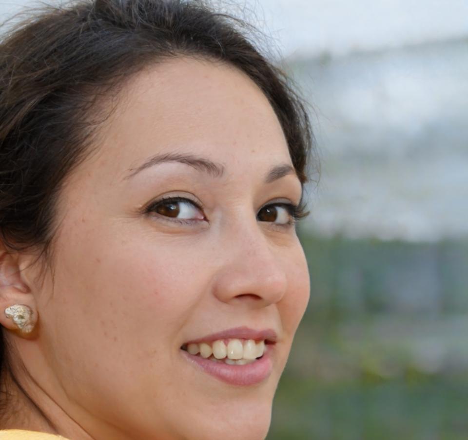 Portret Mirabela Călinescu, specialist în educație financiară personalizată